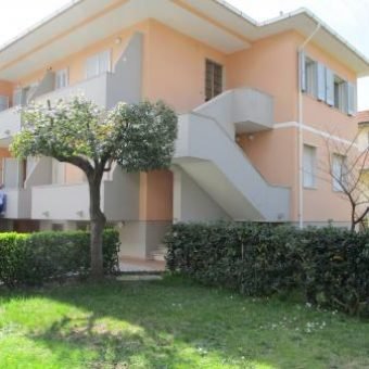 4A – SETTEMBRE-Vada, Bilocale con giardino