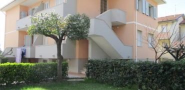 4A – SETTEMBRE-Vada, Bilocale con giardino