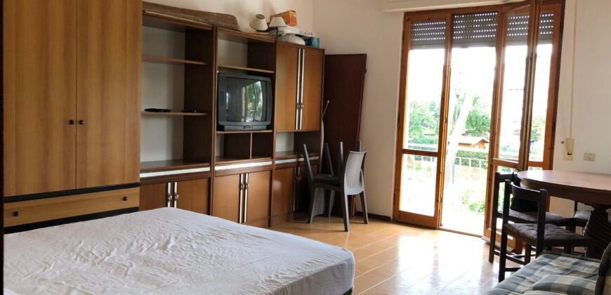 106A – MAGGIO E GIUGNO – Vada, 8 posti a 250 m dal mare