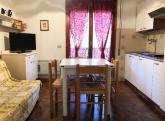 16A – GIUGNO,  AGOSTO E SETTEMBRE-  Vada, 5 posti a 300m dal mare.