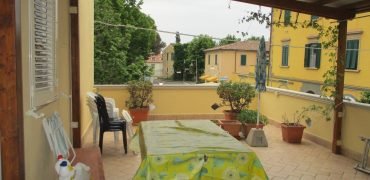 12A – MAGGIO,GIUGNO LUGLIO E SETTEMBRE- VADA, TRILOCALE CON TERRAZZA