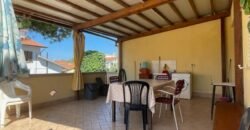 12A – GIUGNO E SETTEMBRE- VADA, TRILOCALE CON TERRAZZA