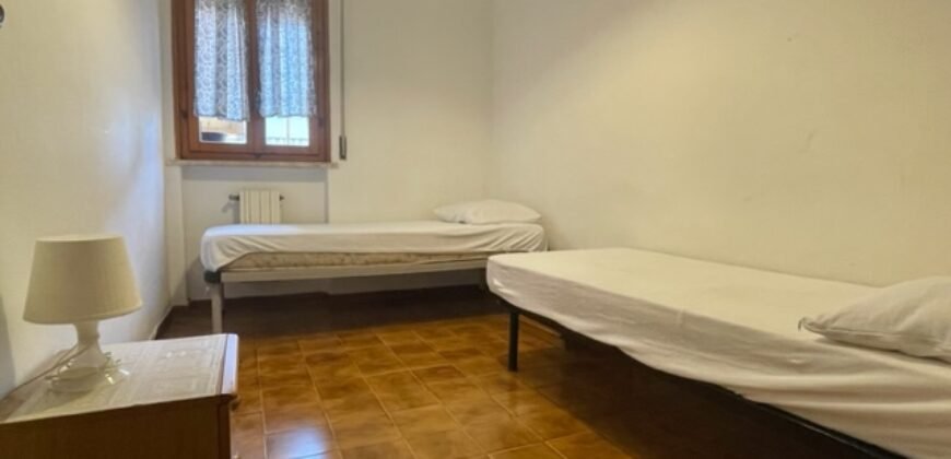 44A – 2/15 AGOSTO – VADA,  5/6 POSTI LETTO CON POSTO AUTO.