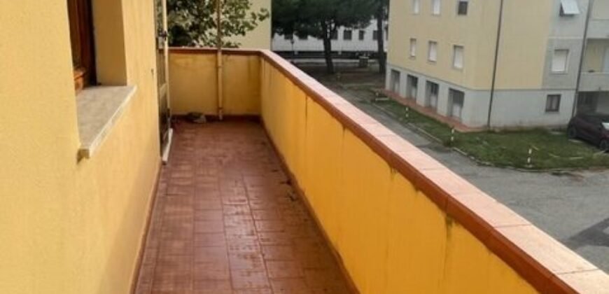 44A – 2/15 AGOSTO – VADA,  5/6 POSTI LETTO CON POSTO AUTO.