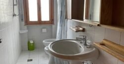 64A – MAGGIO, 1-13 GIUGNO, SETTEMBRE , VADA, Trilocale fronte mare