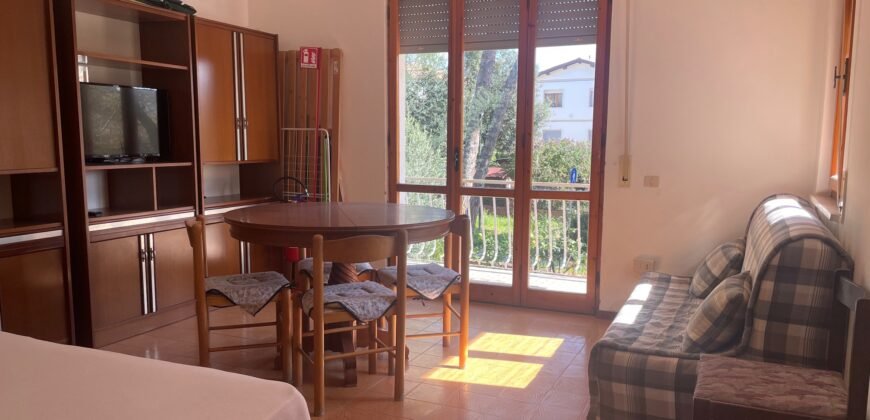 106A – MAGGIO E GIUGNO – Vada, 8 posti a 250 m dal mare