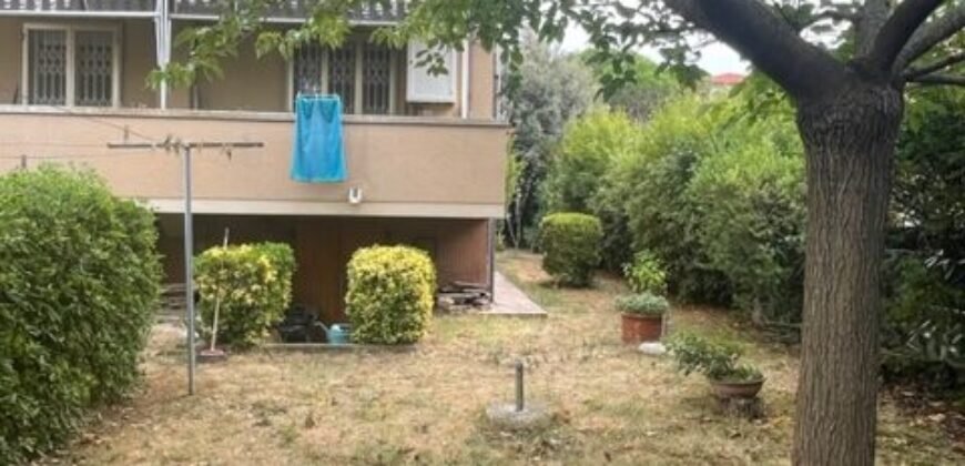 3V – VADA, PROPRIETA’ COMPOSTA DA DUE APPARTAMENTI