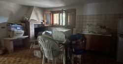 3V – VADA, PROPRIETA’ COMPOSTA DA DUE APPARTAMENTI
