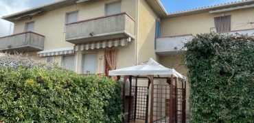 81A – VADA, 6 POSTI ZONA PIETRA BIANCA
