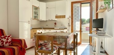 112A – LA MAZZANTA, 6 POSTI A 200 M DAL MARE