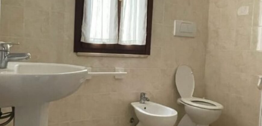 1V – VADA, TRILOCALE PIANO TERRA A 100 M DAL MARE