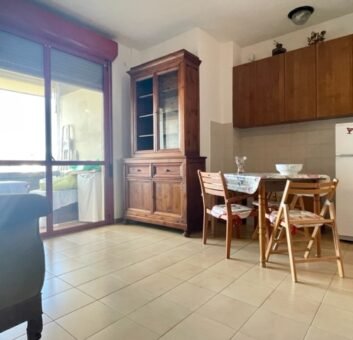 32V – VADA, APPARTAMENTO CON TERRAZZA E POSTO AUTO