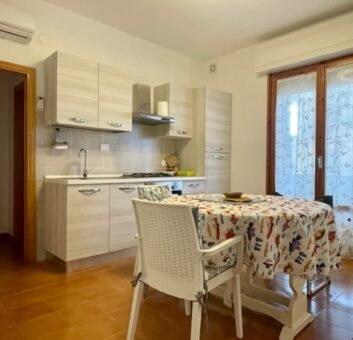 39V – VADA, BILOCALE A 300 M DAL MARE