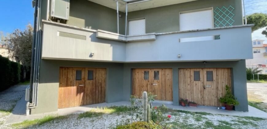 6V – VADA, AMPIO QUATTRO VANI CON MAGAZZINO E POSTO AUTO