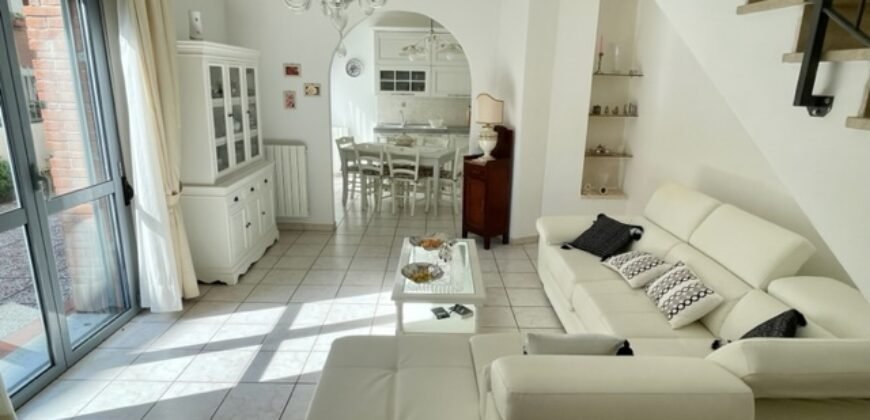 27V – VADA, TERRATETTO CON AMPIO GIARDINO