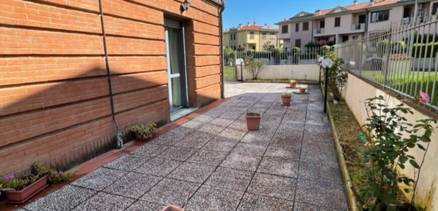 27V – VADA, TERRATETTO CON AMPIO GIARDINO