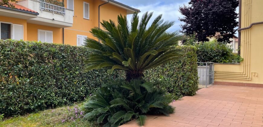 109A – LUGLIO E AGOSTO – VADA, 4 POSTI CON GIARDINO