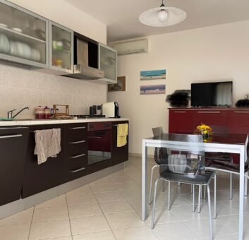 109A – LUGLIO E AGOSTO – VADA, 4 POSTI CON GIARDINO