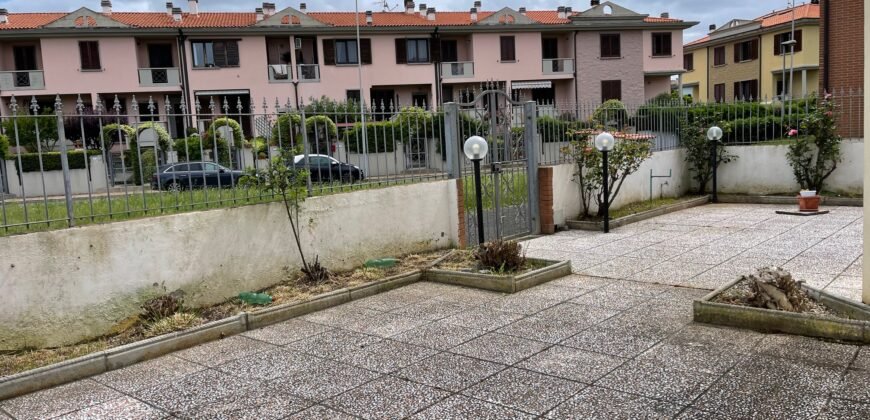27V – VADA, TERRATETTO CON AMPIO GIARDINO