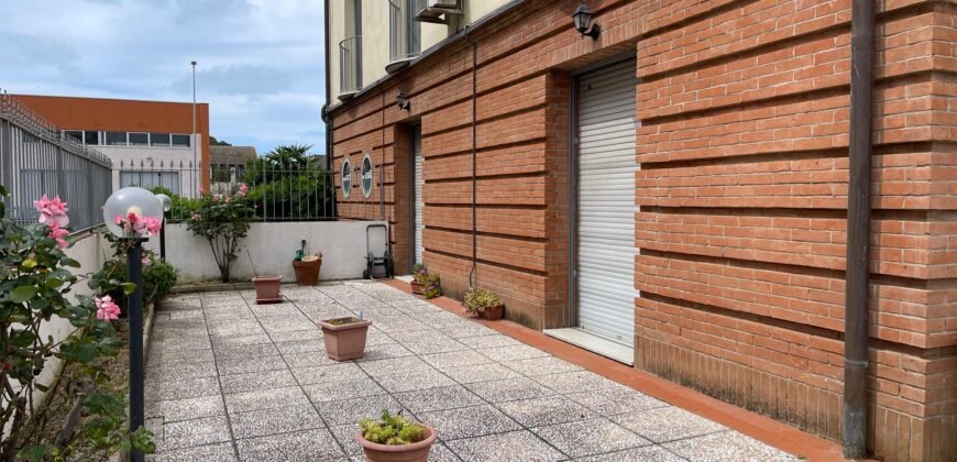 27V – VADA, TERRATETTO CON AMPIO GIARDINO