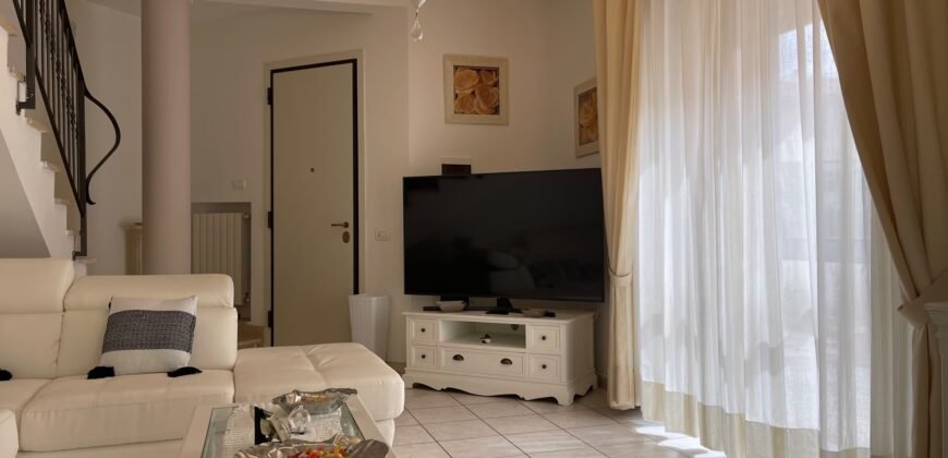 27V – VADA, TERRATETTO CON AMPIO GIARDINO