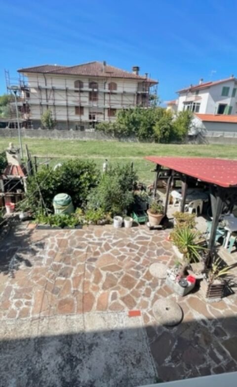 6V – NOSTRA ESCLUSIVA!!! SPLENDIDO 5 VANI CON GIARDINO