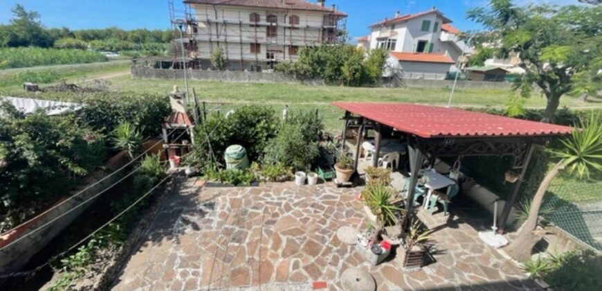 6V – NOSTRA ESCLUSIVA!!! SPLENDIDO 5 VANI CON GIARDINO