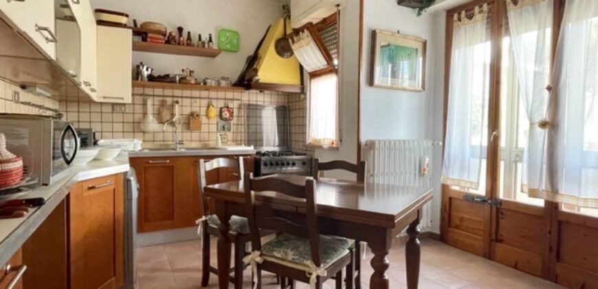 6V – NOSTRA ESCLUSIVA!!! SPLENDIDO 5 VANI CON GIARDINO
