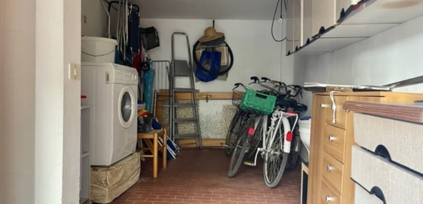 23V – VADA, BILOCALE CON RIMESSA E POSTO AUTO