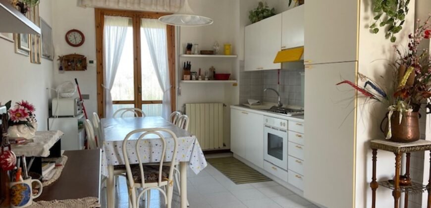 11V – VADA, TERRATETTO ANGOLARE CON GIARDINO E GARAGE