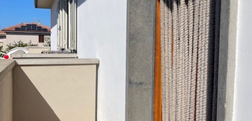 11V – VADA, TERRATETTO ANGOLARE CON GIARDINO E GARAGE