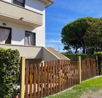 11V – VADA, TERRATETTO ANGOLARE CON GIARDINO E GARAGE