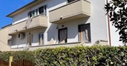 11V – VADA, TERRATETTO ANGOLARE CON GIARDINO E GARAGE