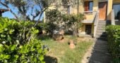 11V – VADA, TERRATETTO ANGOLARE CON GIARDINO E GARAGE