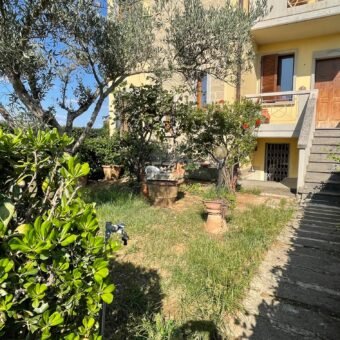 14V – VADA, APPARTAMENTO CON GARAGE/TAVERNA E GIARDINO
