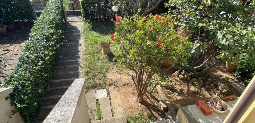 14V – VADA, APPARTAMENTO CON GARAGE/TAVERNA E GIARDINO