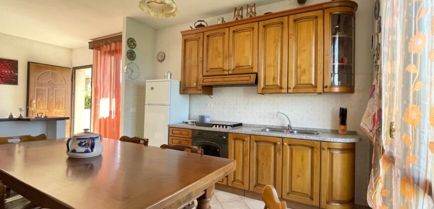 14V – VADA, APPARTAMENTO CON GARAGE/TAVERNA E GIARDINO