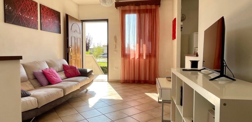 14V – VADA, APPARTAMENTO CON GARAGE/TAVERNA E GIARDINO