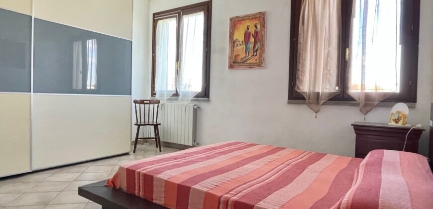 14V – VADA, APPARTAMENTO CON GARAGE/TAVERNA E GIARDINO
