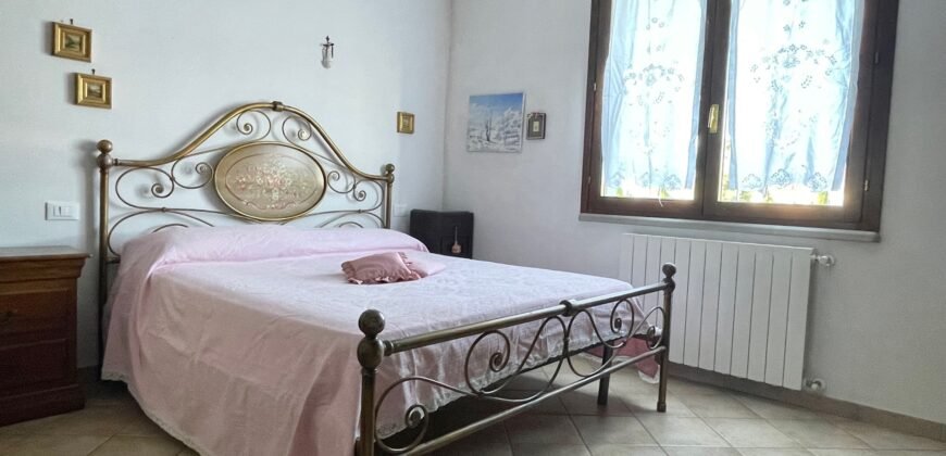 14V – VADA, APPARTAMENTO CON GARAGE/TAVERNA E GIARDINO