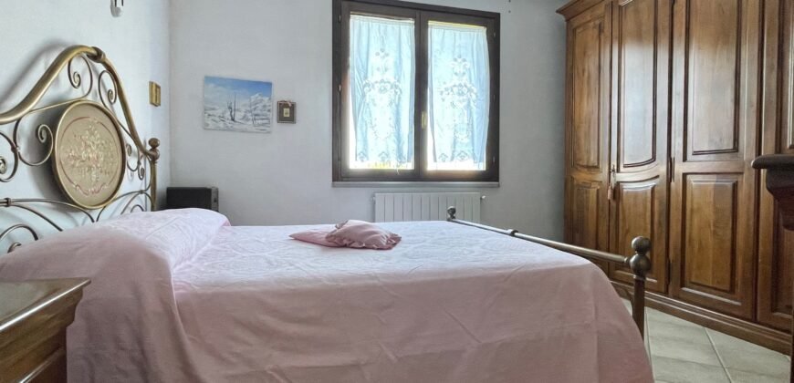 14V – VADA, APPARTAMENTO CON GARAGE/TAVERNA E GIARDINO