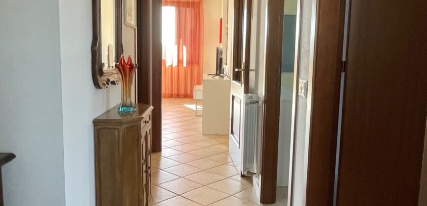 14V – VADA, APPARTAMENTO CON GARAGE/TAVERNA E GIARDINO