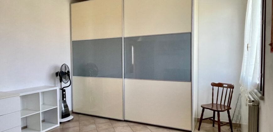 14V – VADA, APPARTAMENTO CON GARAGE/TAVERNA E GIARDINO