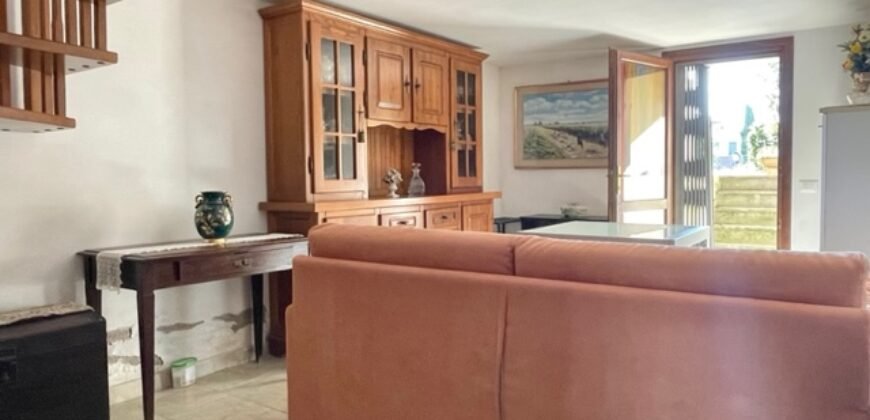 14V – VADA, APPARTAMENTO CON GARAGE/TAVERNA E GIARDINO