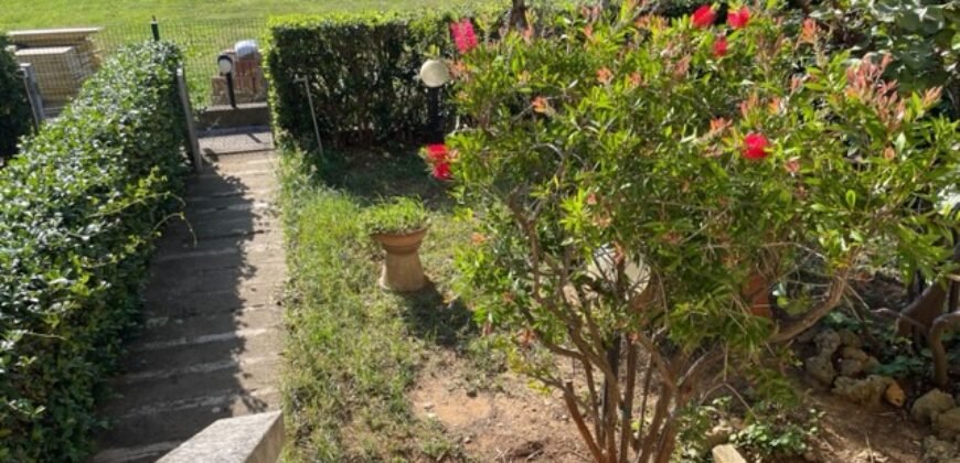 14V – VADA, APPARTAMENTO CON GARAGE/TAVERNA E GIARDINO