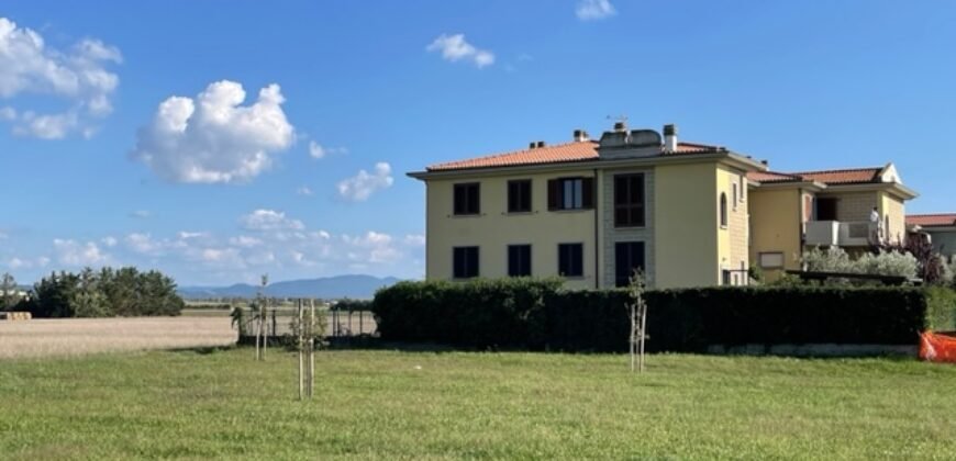14V – VADA, APPARTAMENTO CON GARAGE/TAVERNA E GIARDINO