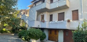16V – VADA, TRILOCALE CON GARAGE COMUNICANTE