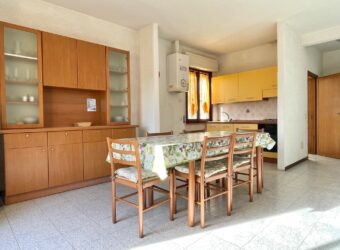 16V- MARINA DI CECINA, AMPIO TRILOCALE A 600 M DAL MARE