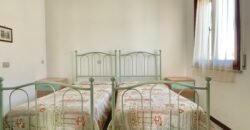 16V- MARINA DI CECINA, AMPIO TRILOCALE A 600 M DAL MARE