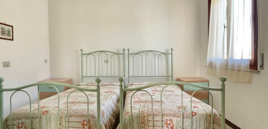 16V- MARINA DI CECINA, AMPIO TRILOCALE A 600 M DAL MARE